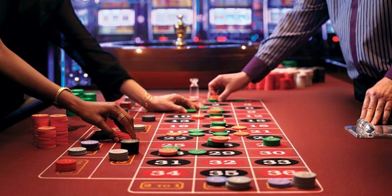 Cách chơi Roulette: Phân tích từng loại cược, tỷ lệ trả thưởng và chiến lược áp dụng.